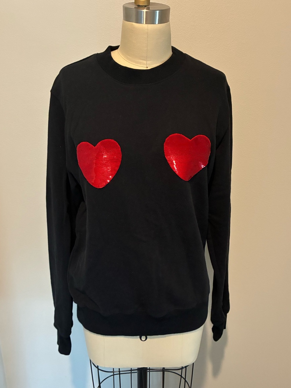 Marc Jacobs cotton crewneck sweatshirt with red sequin appliqué hearts